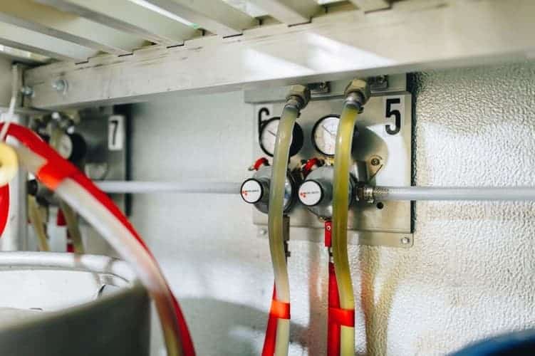 Draft Beverage Lines From Kegs With Gauges